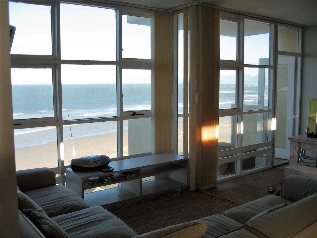 Beachfront Apartment Strand Western Cape ケープタウン エクステリア 写真