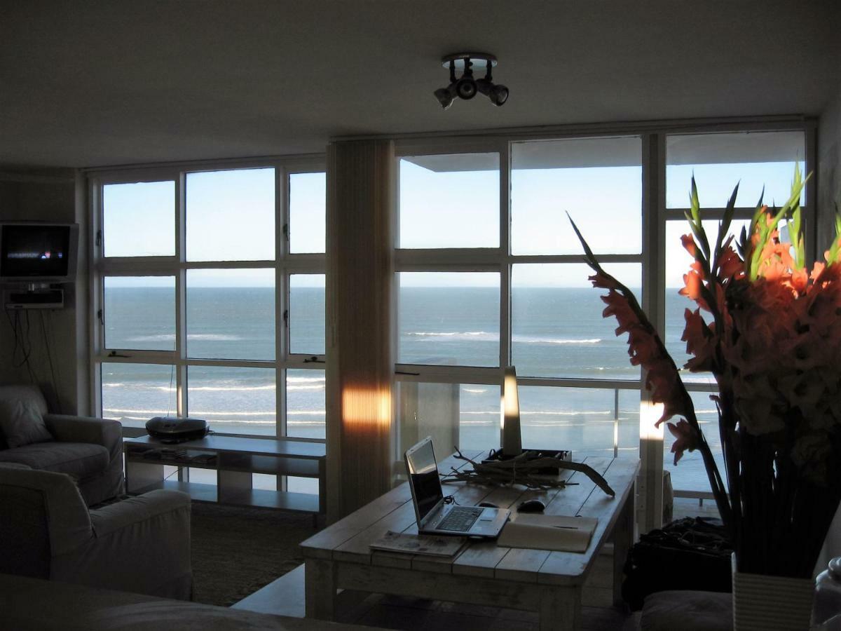 Beachfront Apartment Strand Western Cape ケープタウン エクステリア 写真